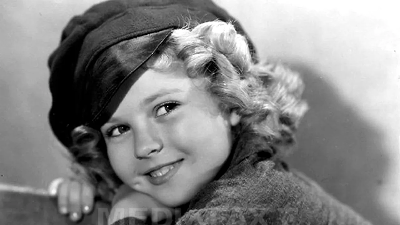 Rochii şi alte obiecte ale actriţei Shirley Temple, estimate la un milion de dolari, scoase la licitaţie