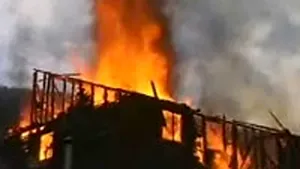 Cabana Sorica din Azuga a ars din temelii (VIDEO PROTV)