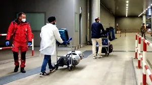 Australienii, abandonaţi în India. Cei care se întorc acasă riscă amenzi de zeci de mii de euro sau chiar închisoarea