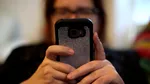 Trump amenință cu noi tarife pentru smartphone-uri la câteva zile după ce le-a scutit