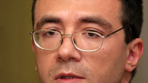 Conferinţa de presă a PNL - Dolj, întreruptă de cetăţeanul turmentat