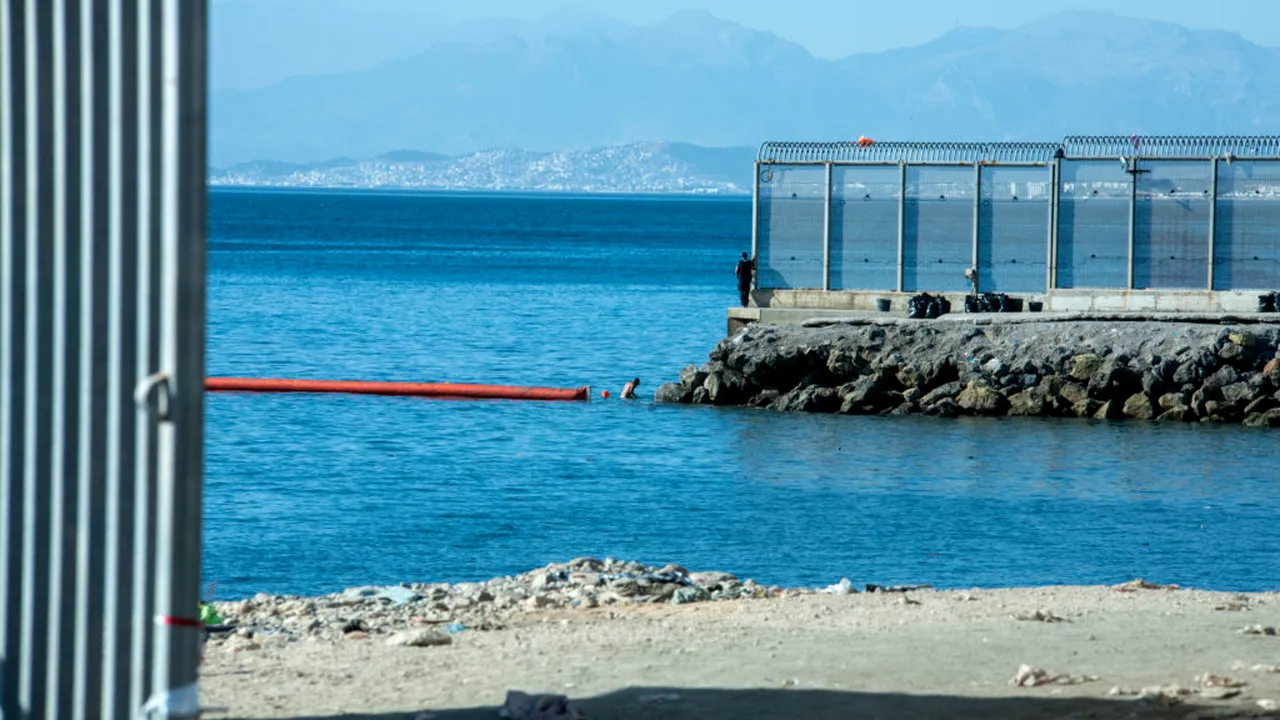 Criză la porțile Europei. Sute de migranți au încercat să ajungă în Ceuta