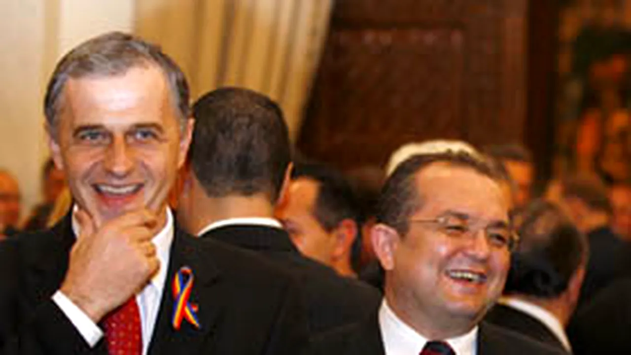 PDL şi PSD ameninţă cu moţiunea de cenzură