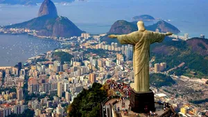 Brazilia promovează vaccinarea folosind statuia Mântuitorului din Rio de Janeiro