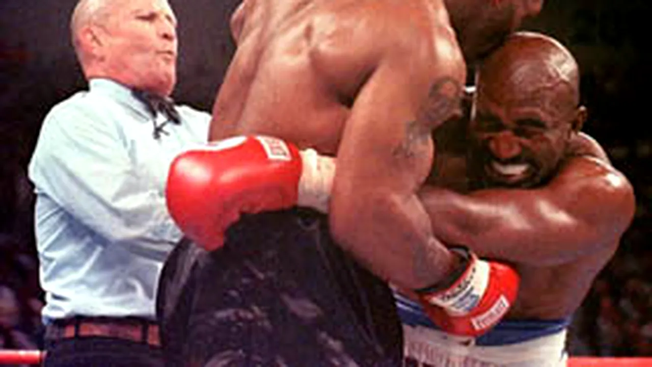 Holyfield negociază cu Tyson pentru o revanşă a meciului din 1997