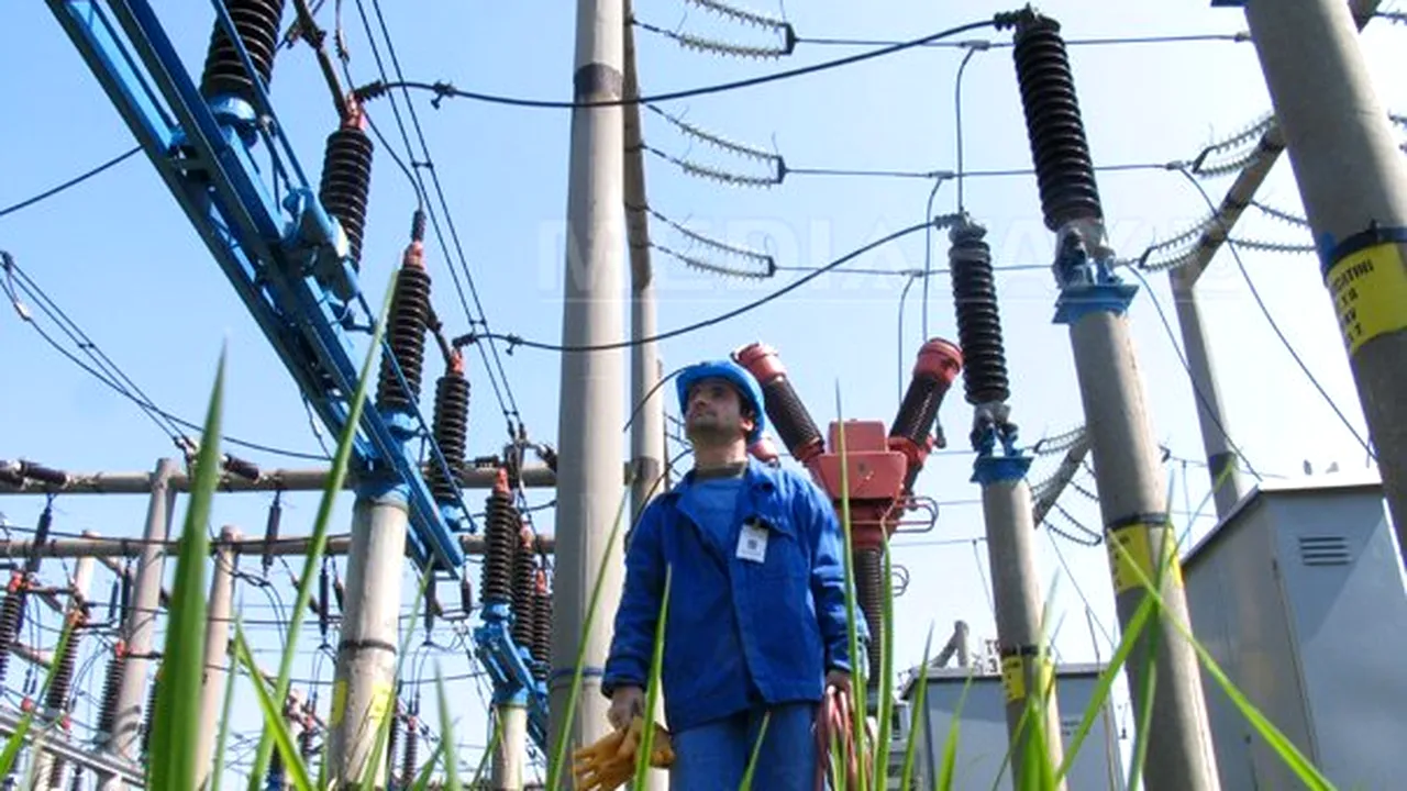 ANRE: Electrificarea locuinţelor fără acces la acest serviciu va fi făcută de distribuitori