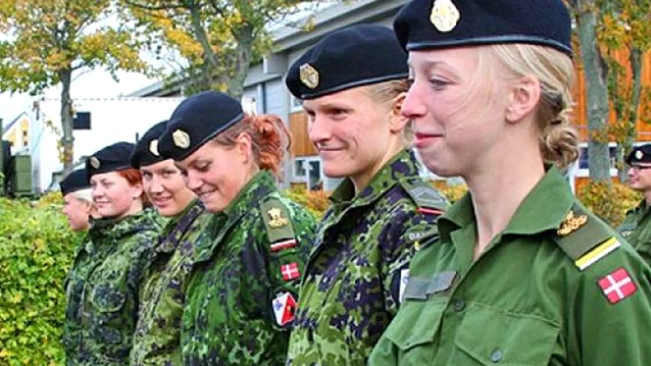O ţară membră NATO obligă femeile să servească ţara şi prelungeşte perioada stagiului militar

