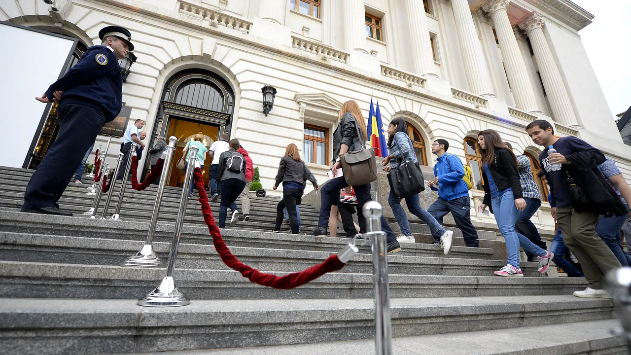 Noaptea Muzeelor rămâne un punct de interes pentru bucureşteni. Cozi de sute de oameni în Capitală