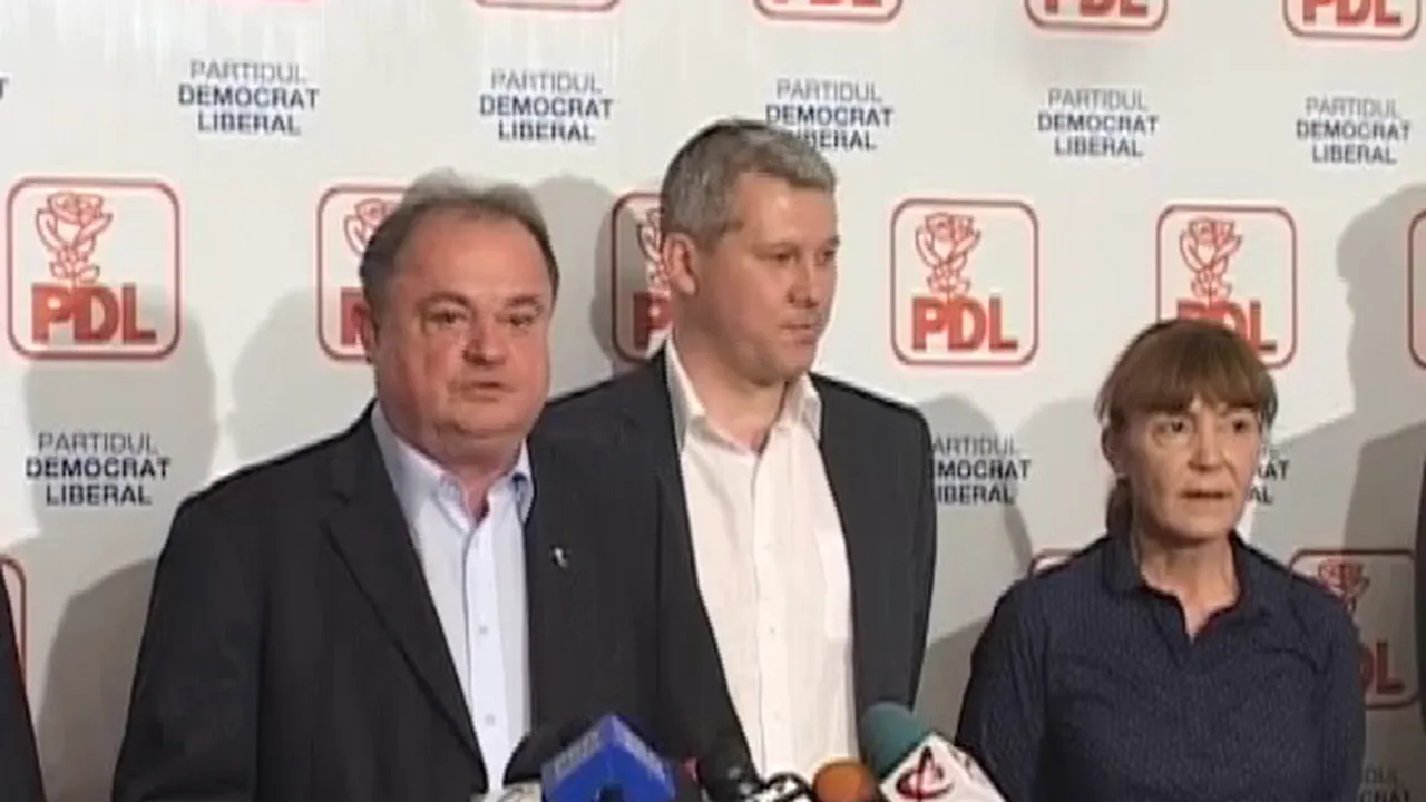 Blaga: O întâlnire PDL-PNL va avea loc miercuri după-amiază, la Parlament/ Discuţii cu PMP ar putea avea loc abia după finalizarea negocierilor