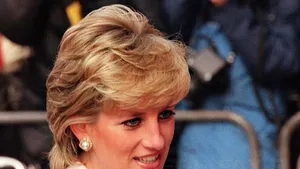 O rochie purtată de prinţesa Diana la un dineu la Casa Albă, vândută cu 821.000 de dolari