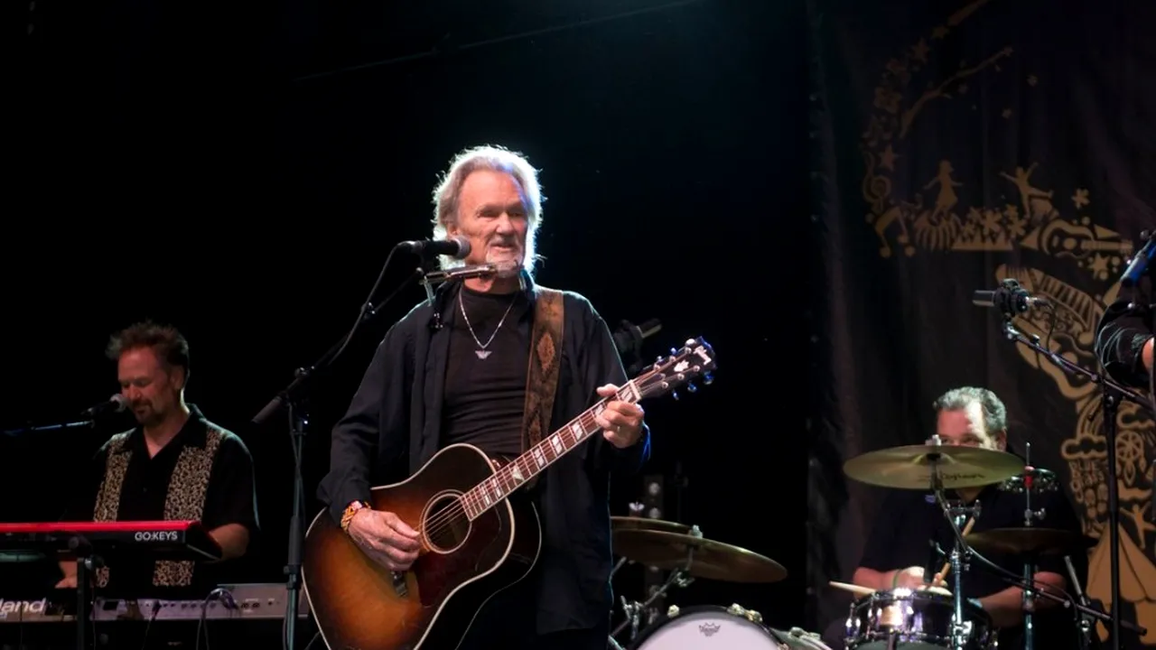 Actorul şi cântăreţul Kris Kristofferson a anunţat că se retrage