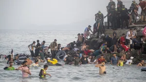Comisarul pentru migrație al UE, „solidaritate deplină” cu Spania după criza migranților din Ceuta