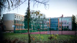 Întoarcerea elevilor în sala de clasă: Polonia redeschide parţial şcolile primare