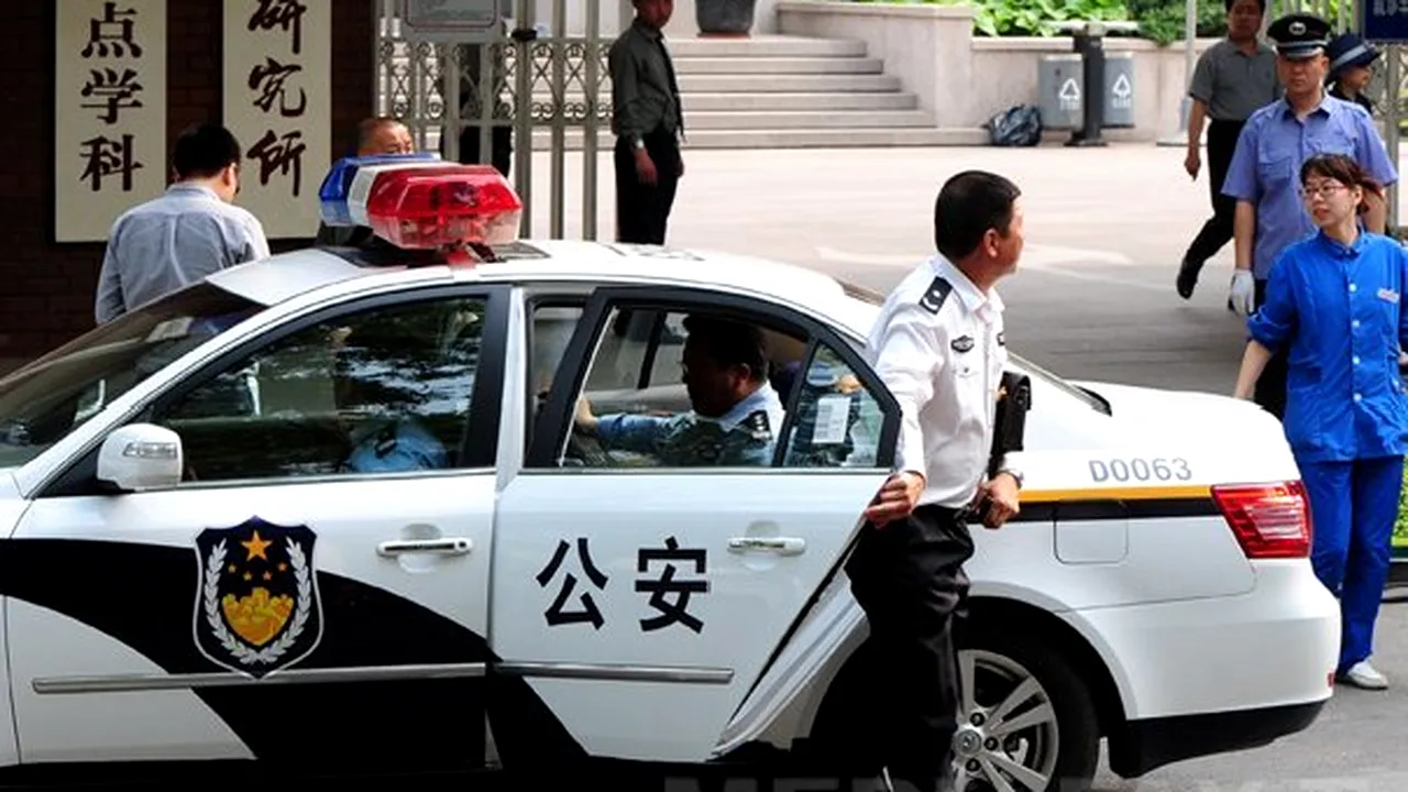 O femeie kamikaze a ucis două persoane şi a rănit alte 14 în China