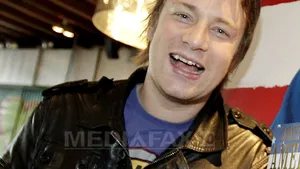 Reşedinţa londoneză a lui Jamie Oliver a fost spartă. Hoţii au furat obiecte valorând mii de lire