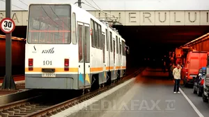 Circulaţia tramvaielor liniei 41, blocată în urma unui accident în Pasajul Lujerului din Capitală