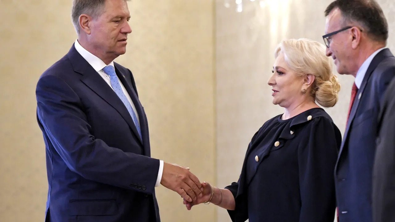 Viorica Dăncilă îl atacă cu o vorbă din popor pe contracandidatul său: Înalt ca bradul, dar...