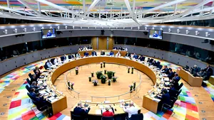 UE lansează „titluri de stat” pentru investitori. De ce se înghesuie marile fonduri să cumpere obligațiunile de 9 miliarde de euro / O parte din bani vor fi utilizați și pentru sprijinul Ucrainei