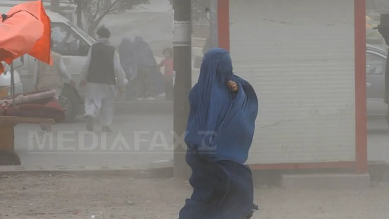 Furtună de praf în Arabia şi Sahara. Efectul în România - puţină murdărie pe maşini