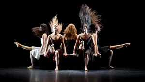 Spectacolul de dans contemporan 