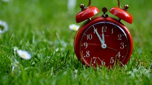ORA DE VARĂ 2019: Românii au trecut la ora de vară. Ceasurile au fost date înainte cu o oră