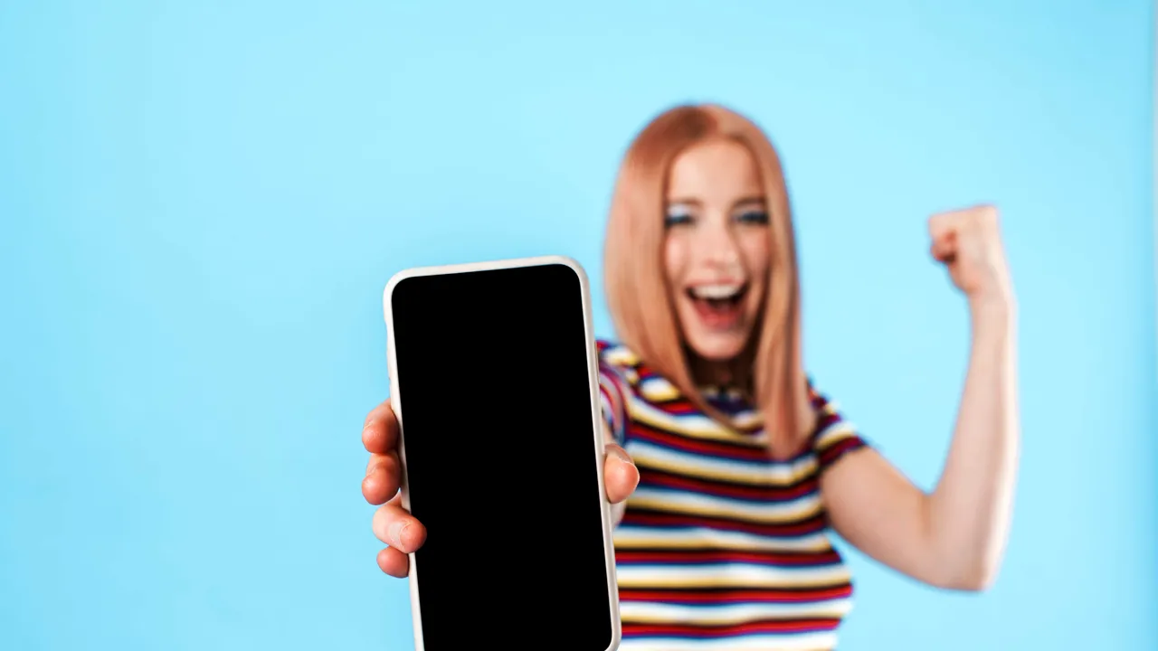 (P) Ce avantaje ai atunci când cumperi un telefon recondiţionat?