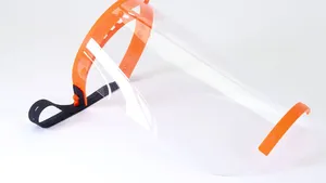 Un elev din Filipine a donat spitalelor zeci de viziere din plastic produse cu imprimanta sa 3D