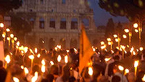 Manifestaţie cu lumânări aprinse, pe străzile Romei, împotriva fricii şi rasismului