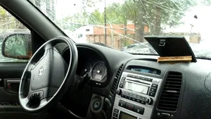 Zeci de mașini distruse în timpul nopții pe o stradă din Târgu Jiu