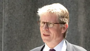 Procurorul care instrumentează dosarul Strauss-Kahn, Cyrus Vance, vizat de critici dure