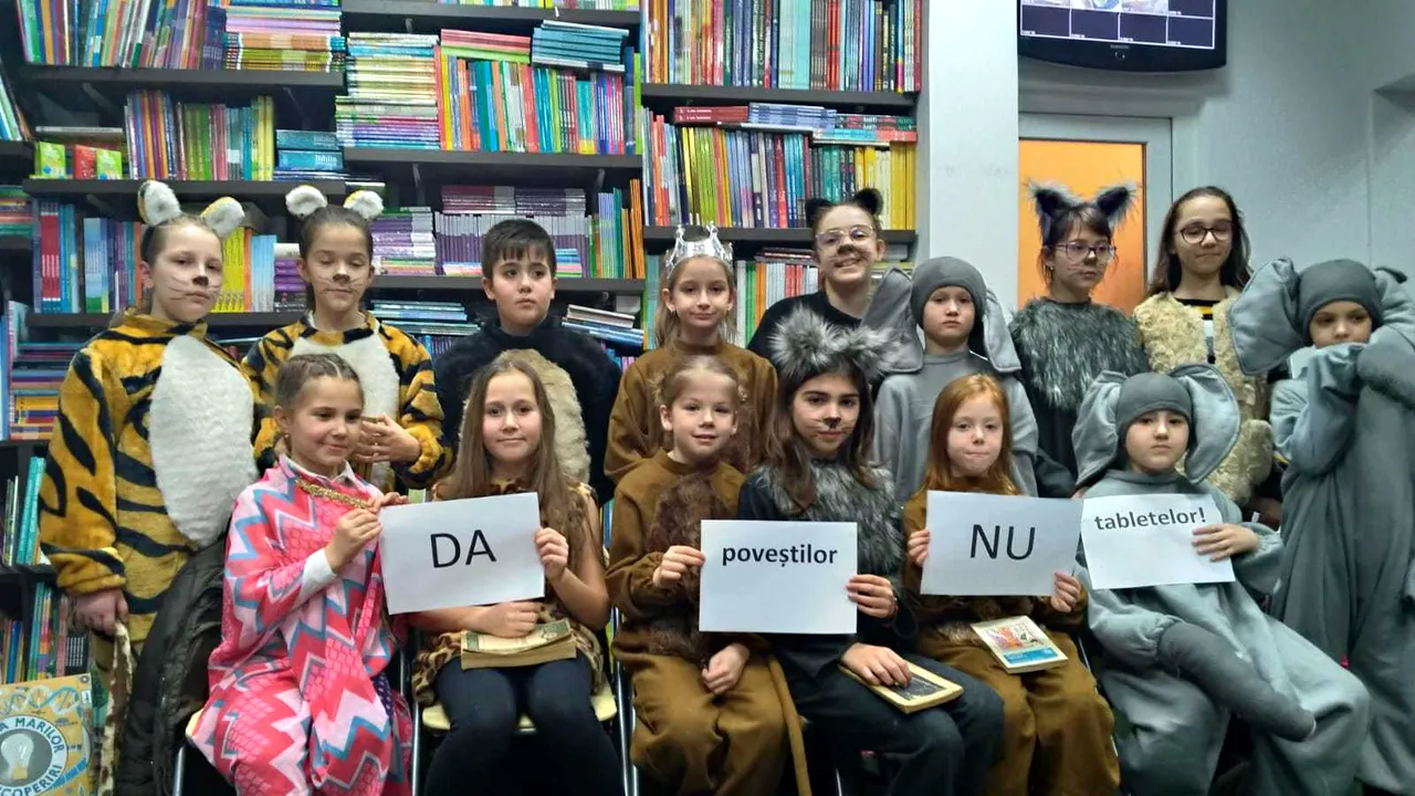 „Protest” al copiilor dintr-un judeţ într-o librărie: „Da poveştilor, Nu tabletelor!” | FOTO 