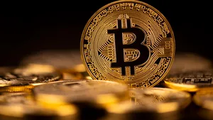 Bitcoin ajunge din nou la 50.000 de dolari. Criptomoneda marchează maximul ultimelor trei luni 