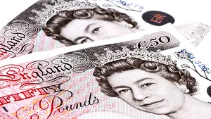 Brexit va scădea salariile britanicilor cu 2% 