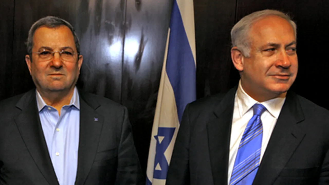 Ehud Barak şi Benjamin Netanyahu semnează un acord de coaliţie