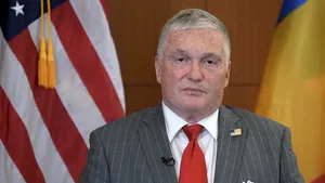 Adrian Zuckerman, fostul ambasador al SUA în România: „Dacă Donald Trump ar fi fost preşedinte, n-ar fi fost un război în Ucraina. Acest război s-a întâmplat pentru că există percepţia de slăbiciune (...) Propaganda rusă are influenţă şi în România”