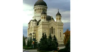 Mitropolia Clujului: Bisericile să dezvolte site-uri, să fie unde merg oamenii, în spaţiul virtual