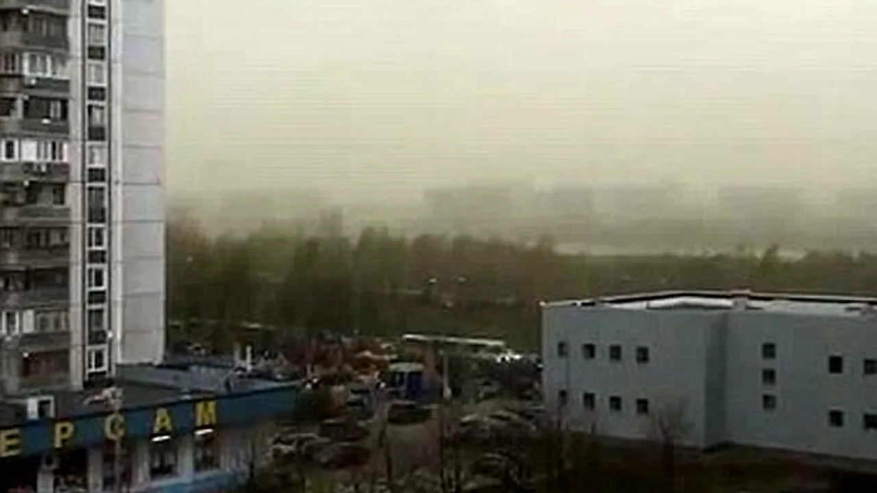 Panică în Rusia: Locuitorii din Moscova, îngrijoraţi de apariţia unui nor verde - VIDEO