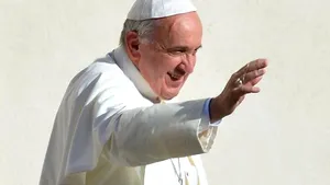 MESAJUL Papei Francisc către Budapesta: Zidurile construite în calea imigranţilor vor cădea