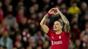 Liverpool întoarce de la 1-0, în 10 oameni, pentru o victorie surprinzătoare la Newcastle