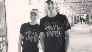 Simona Halep şi Darren Cahill şi-au făcut apariţia la Madrid în tricouri de susţinere pentru Ilie Năstase: 