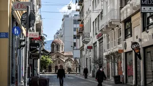 Vor deschide restaurantele, barurile, bisericile şi hotelurile. Ţara care revine la viaţa normală