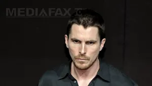 Actorul Christian Bale a suferit o accidentare gravă la nivelul genunchiului