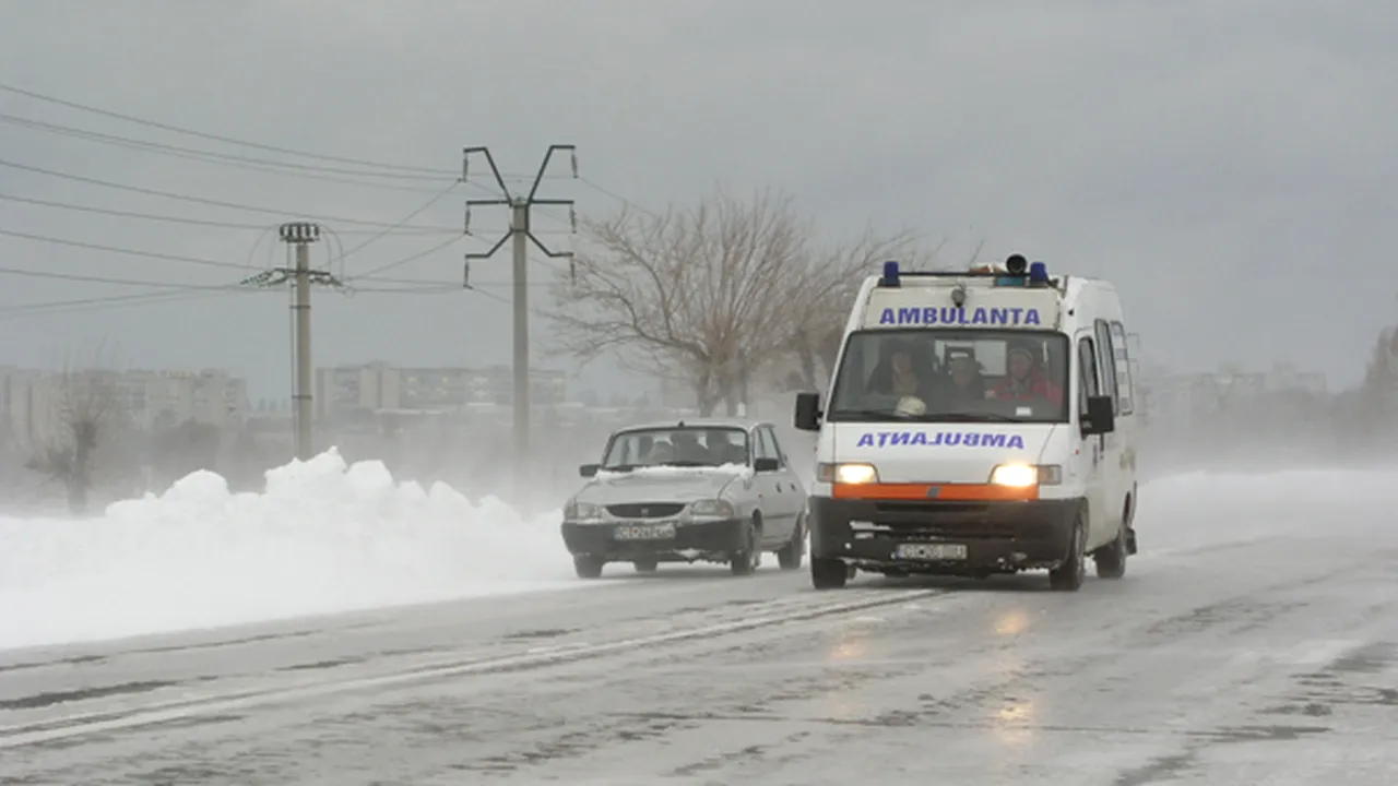 Nouă răniţi după ce un microbuz s-a răsturnat la intrarea în staţiunea Mamaia
