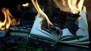 Zeci de mii de cărți ale unei universități din Ucraina, distruse în urma atacurilor Rusiei