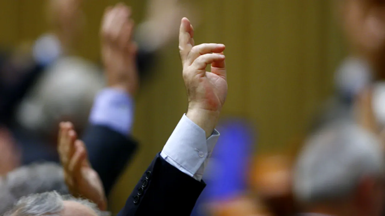 Ordonanţa privind doctoratele, amendată în Camera Deputaţilor: Tezele, analizate după regulile în vigoare 