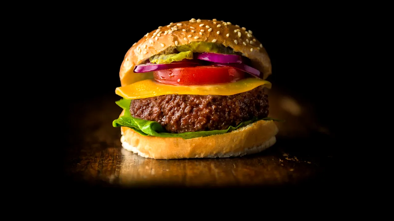 Extraordinara istorie a hamburgerului american. Ce spune un gurmand care a mâncat 20.000 de hamburgeri 