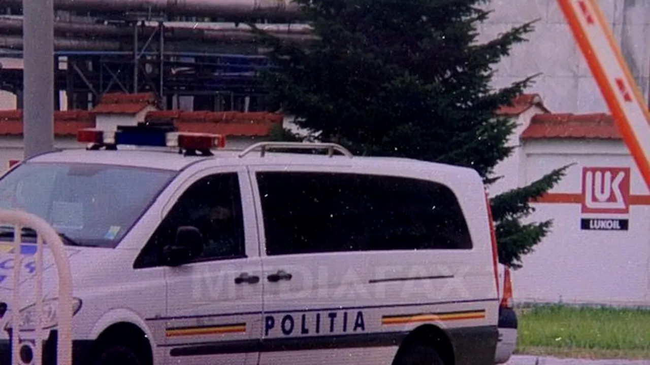Rafinăria Petrotel-Lukoil anunţă că a încetat activitatea până la soluţionarea contestaţiei depuse
