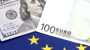 Euro se prăbuşeşte. Moneda europeană a scăzut sub paritate faţă de dolar pentru prima dată în aproape două decenii