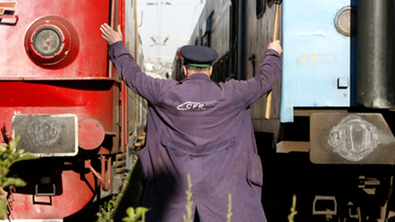 Romanian Railway Workers Threaten To Halt Trains Over 25% Wage Cut Plan