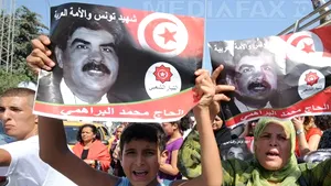 Manifestaţie antiguvernamentală la Tunis, dispersată de poliţie